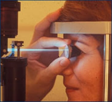 ptient-undergoing-laser-treatment-of-glaucoma_9